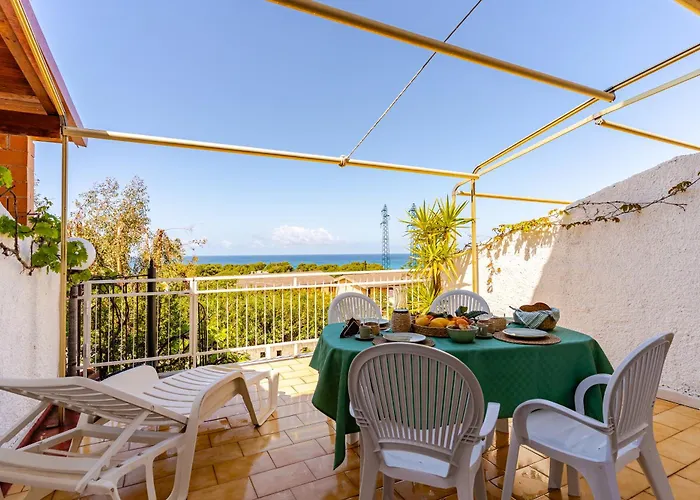 View, Terrace, Garden Apartman Campolivaro